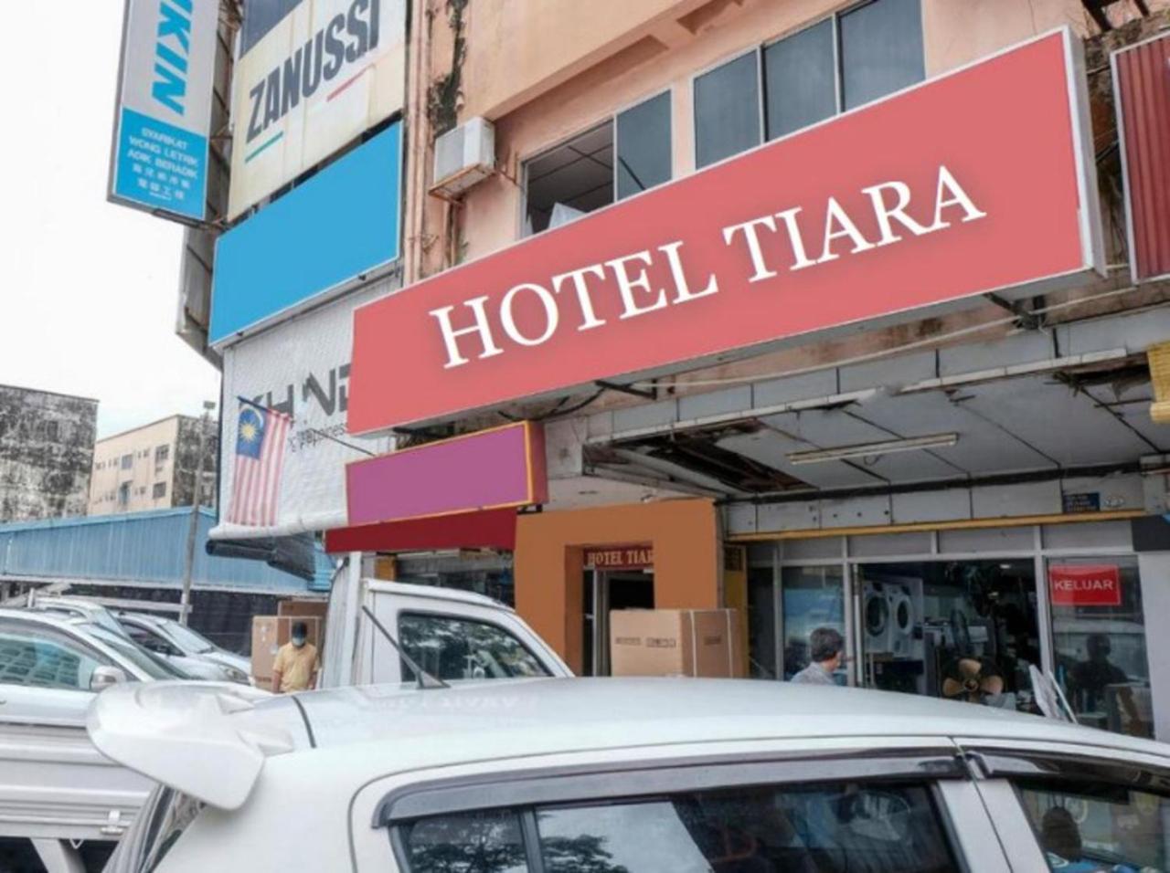 Hotel Tiara Chukai Exterior photo