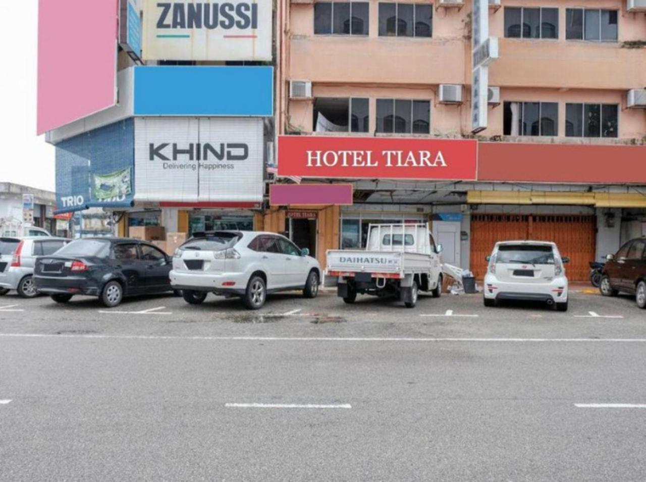 Hotel Tiara Chukai Exterior photo